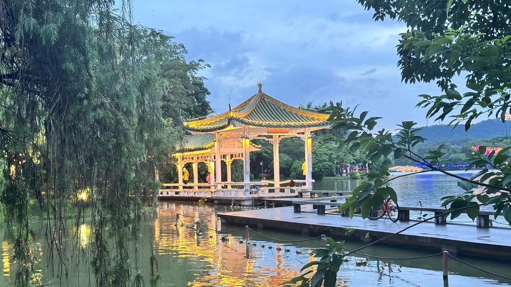惠州西湖：夕照鎏金，灯影成诗