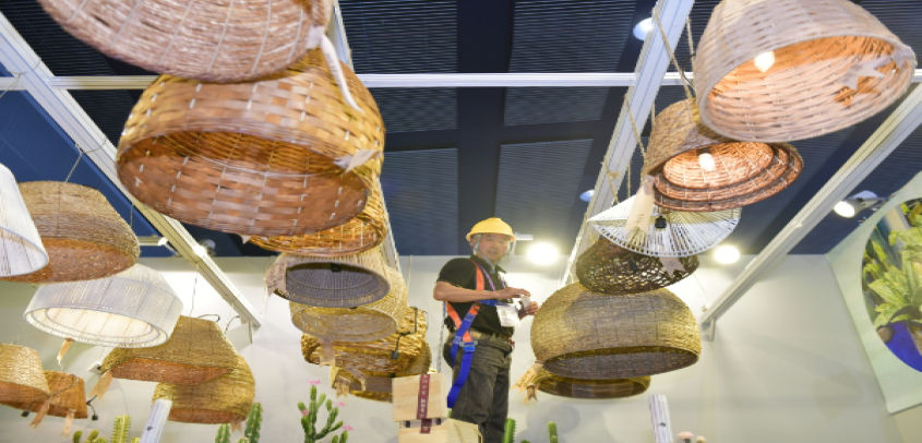 “广州建造”彰显创新活力 “移动的家”10分钟搭一间